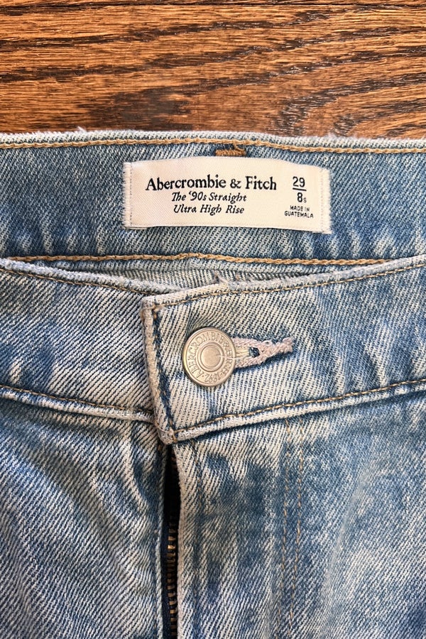 Men's 90s Straight Jean in Light Wash | Size 31 x 30 | Abercrombie & Fitch
