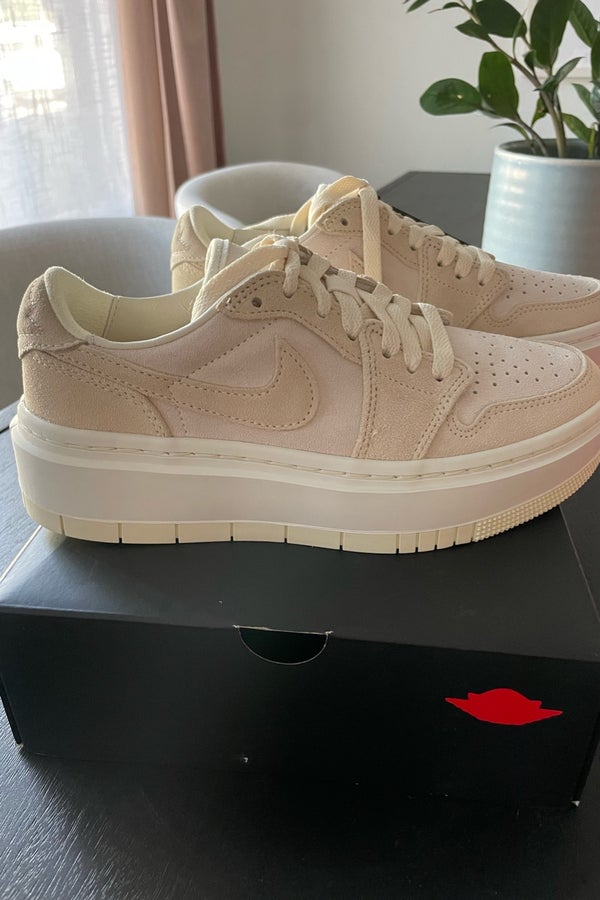 nike jordan low coconut milk