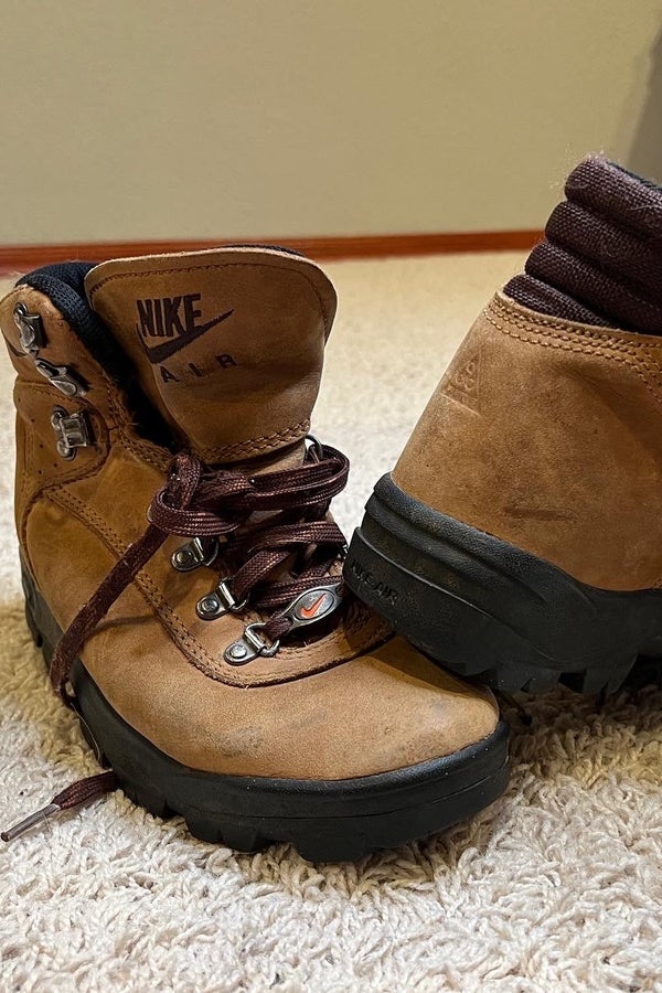 Vintage nike 2025 hiking shoes