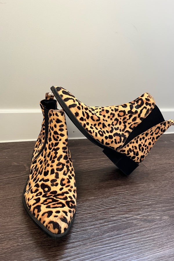 Steve madden women's jerry cheap leopard booties