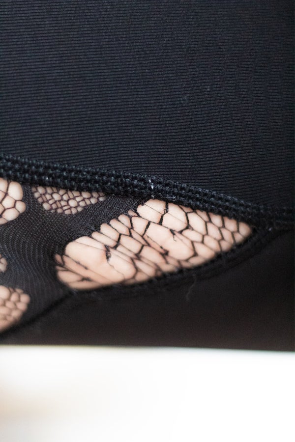 Lululemon lace leggings • size 4 • retails for $128 - Depop