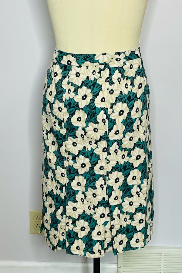 Who What Wear Floral Skirt- Pleated Back-Green, Bl | Nuuly Thrift