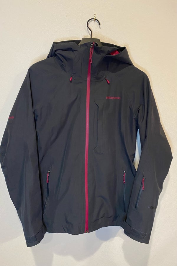 Patagonia women's Untracked GORE-TEX Jacket | Nuuly Thrift