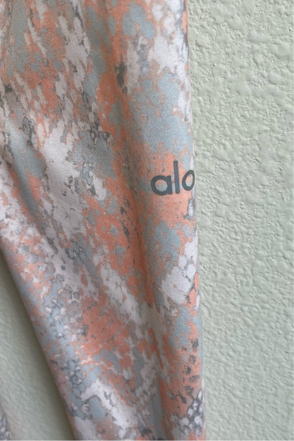 ALO Yoga Tropical Peach Pink Grey Airbrush Python Snakeskin Print Leggings