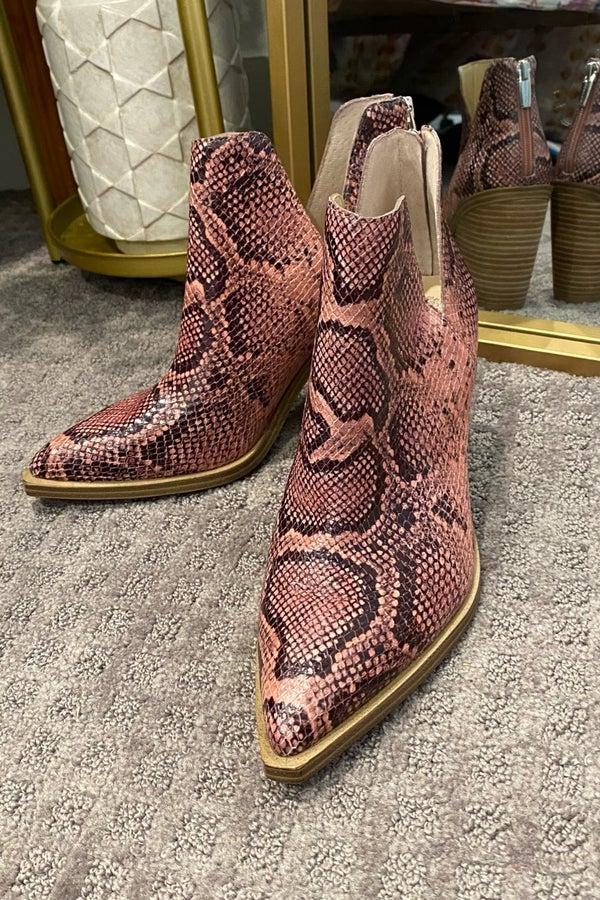 Vince camuto 2025 leopard ankle boots