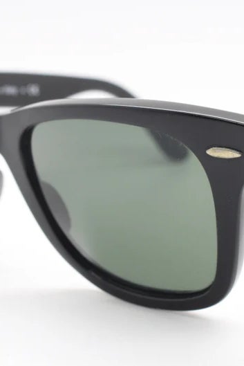 Large Ray-Ban Classic Wayfarer Black / Unisex sun | Nuuly Thrift