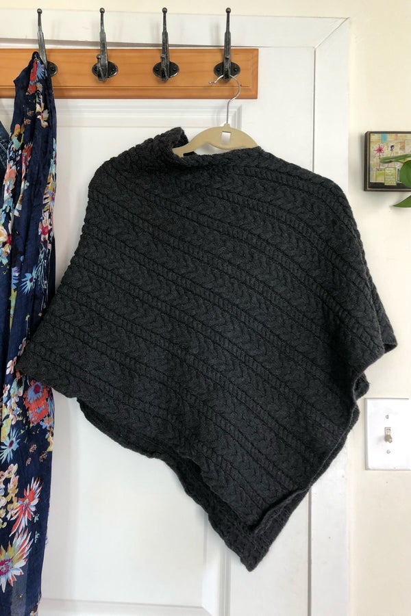 Asymmetrical Knit Poncho | Nuuly Thrift