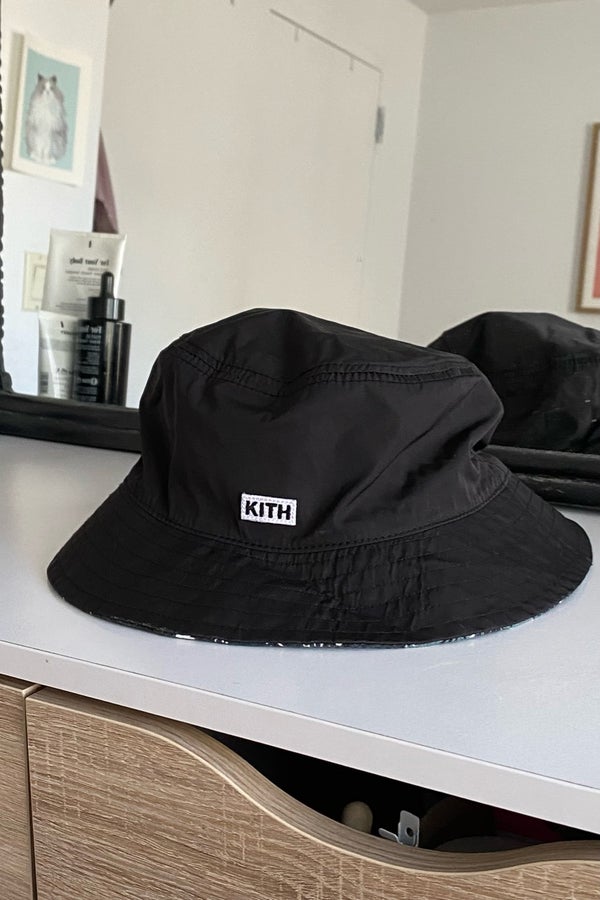 KITH Mens reversible paisley bucket hat