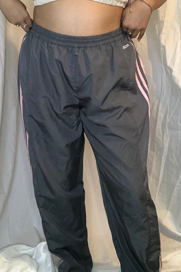 Hollister gray sweat pants with pink Hollister - Depop