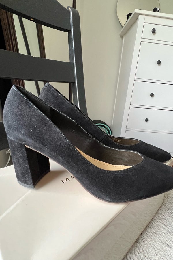 Marc fisher clearance black suede pumps