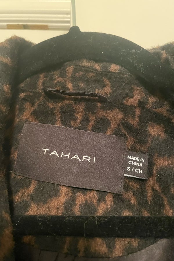 Tahari hot sale leopard coat