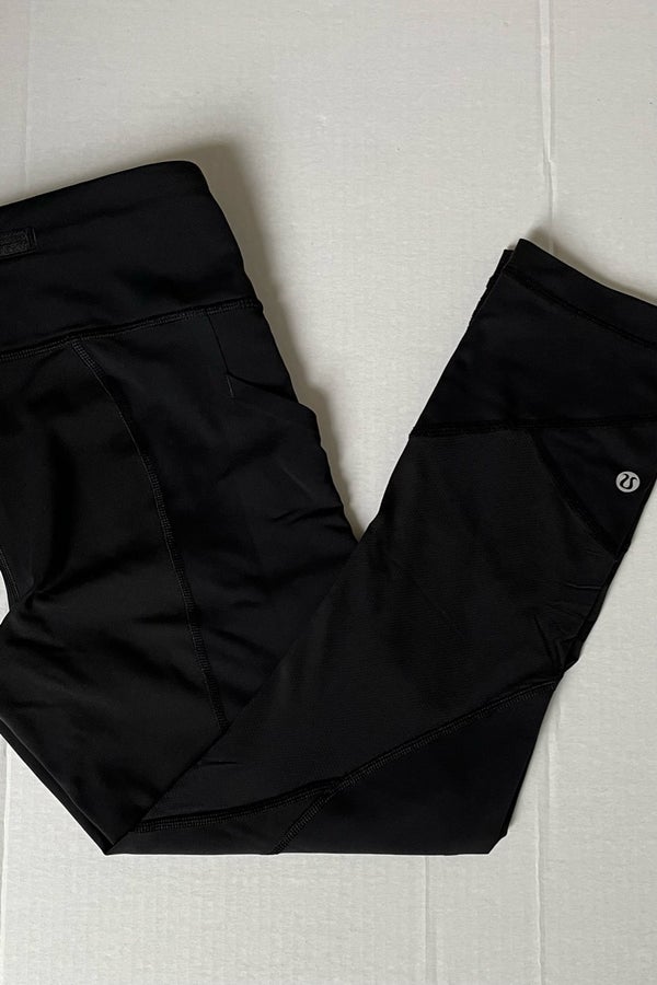 Lululemon Black Pace Rival Crop Leggings - Luxtreme Fabric with Mesh and  Pockets