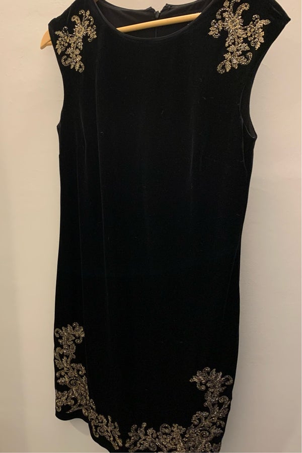 White house black market velvet outlet dress