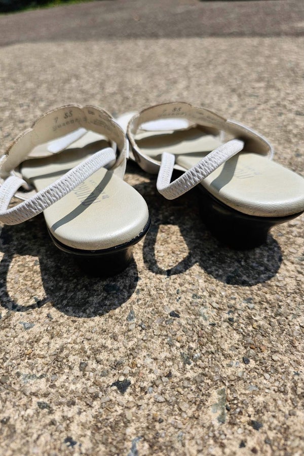 munro white sandals