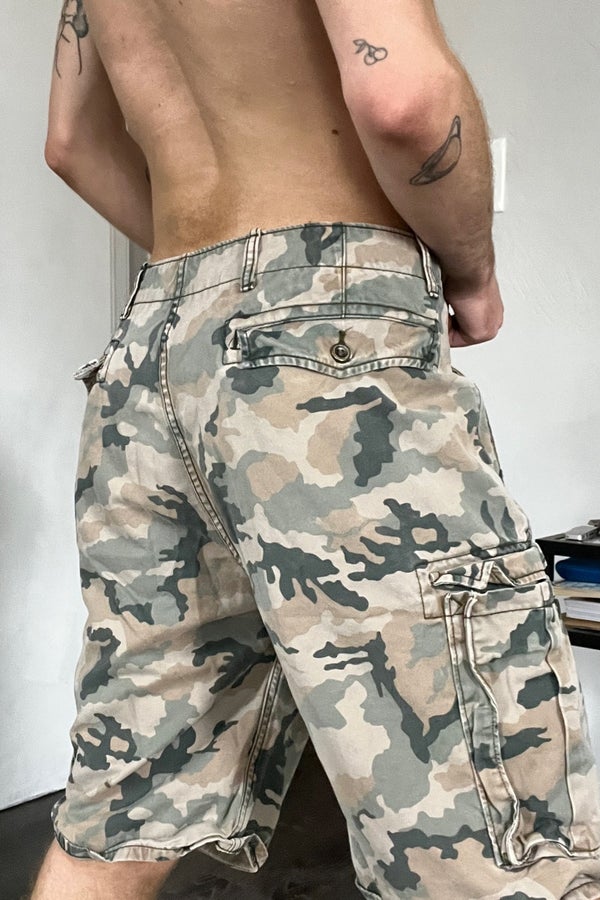 Levi's mens camo hot sale cargo shorts