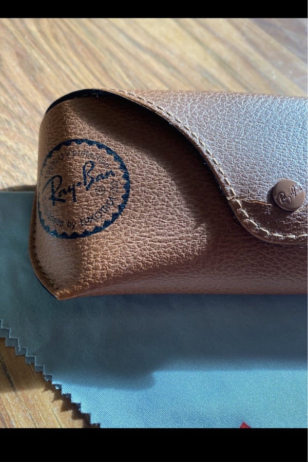 Are ray ban cases real outlet leather