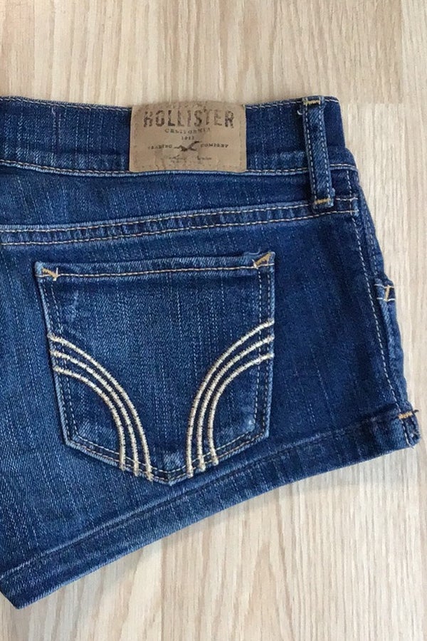 Hollister jean clearance pocket design