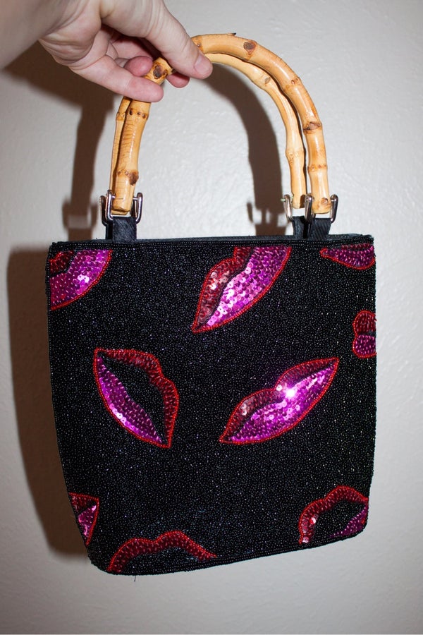 Vintage beaded lips purse Nuuly Thrift