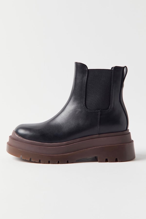 UP Betty Chelsea boots | Nuuly Thrift
