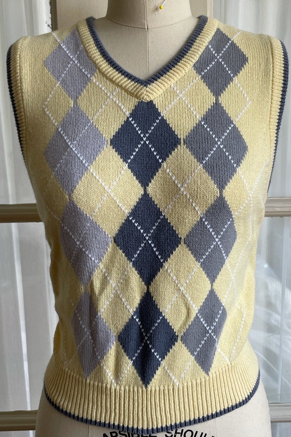 YELLOW ARGYLE SWEATER VEST 🏫 | Nuuly Thrift