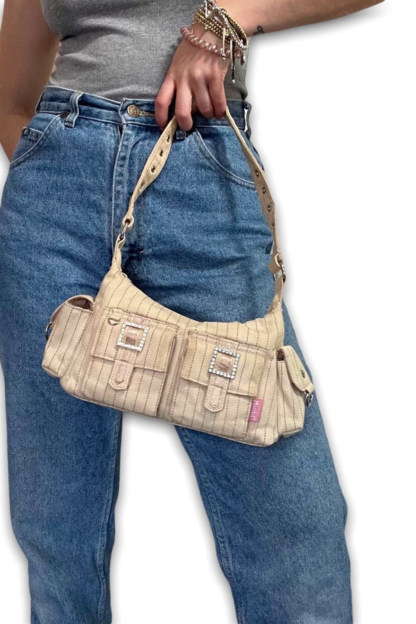 Trying to find a y2k shoulder bag that looks like this (but is more  affordable) : r/Thrift