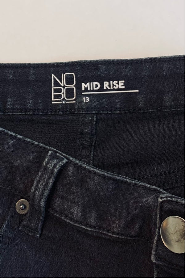 No boundaries mid hot sale rise skinny jeans