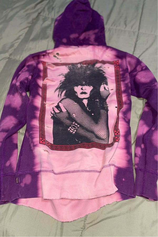 Supreme siouxsie sales hoodie