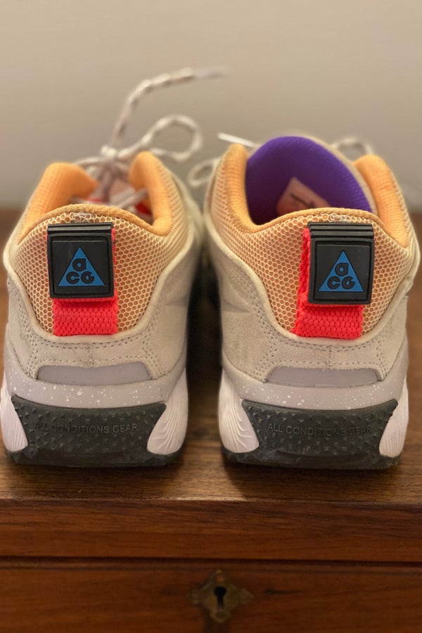 nike acg dog mountain summit white black laser orange