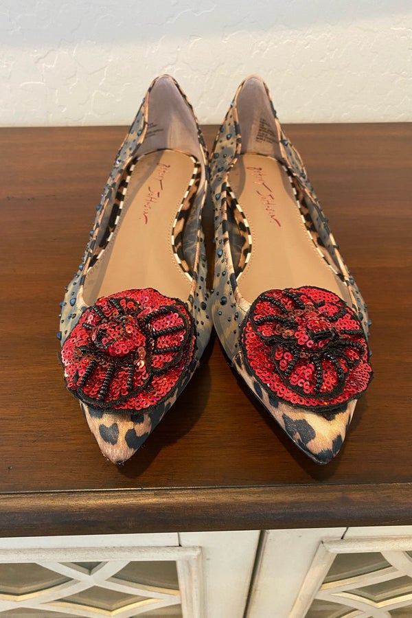 Betsey Johnson Leopard Print Flats 8 | Nuuly Thrift