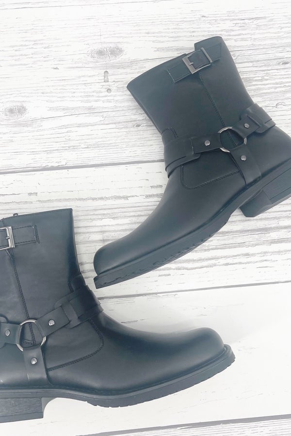 Kenneth Off' Boots | Nuuly Thrift