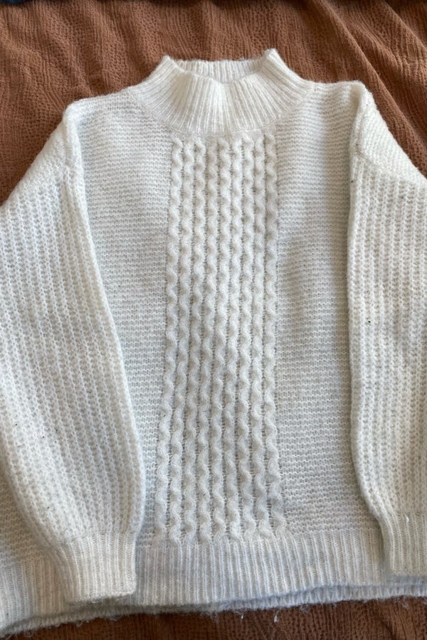 Super soft white cableknit | Nuuly Thrift