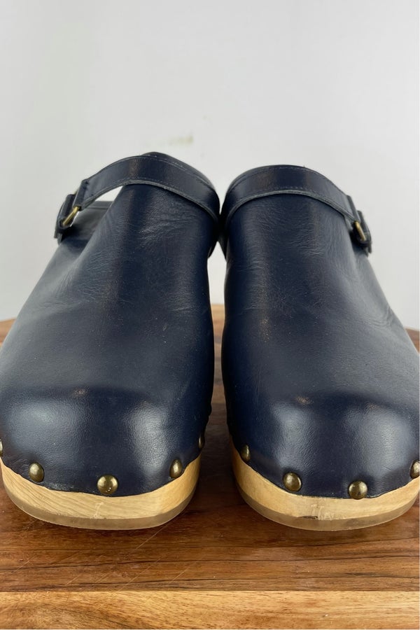 GAP Navy Blue Leather Clogs | Nuuly Thrift